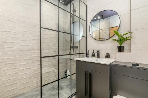 Embassy Court, Flat 3-33.JPG