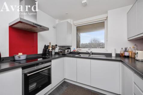 Varndean Drive_Monterey Court_Flat 9-007.jpg