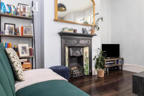 Ditchling Rise 60, Flat 1-016.jpg