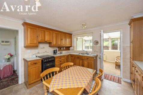 Elsted Crescent, 8-008.jpg