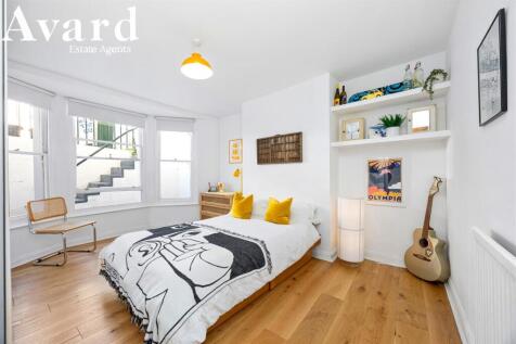 Roundhill Crescent, 78a-001.JPG