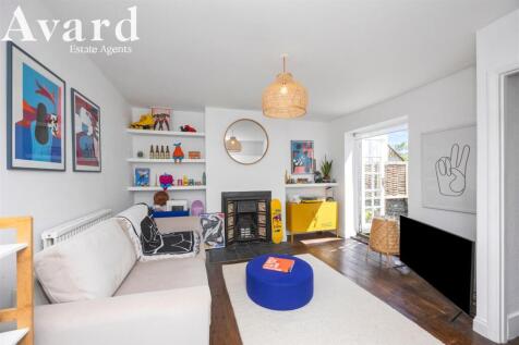 Roundhill Crescent, 78a-012.JPG