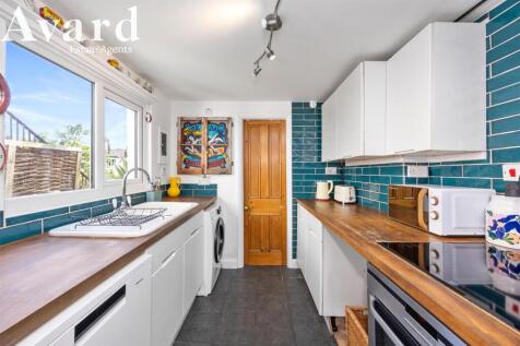 Roundhill Crescent, 78a-006.JPG