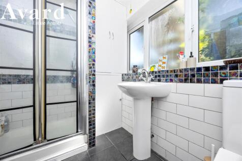 Roundhill Crescent, 78a-004.JPG