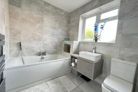 Ground Floor Bathroom