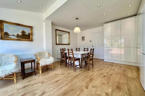 Open Plan Family Living