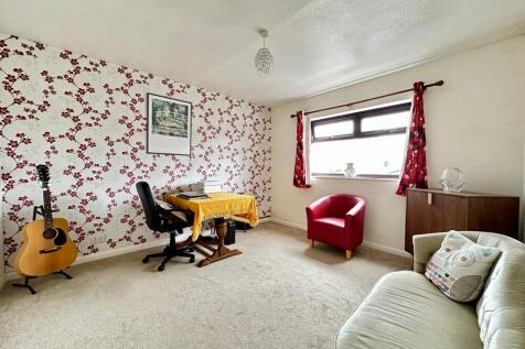 Reception/Ground Floor Bedroom