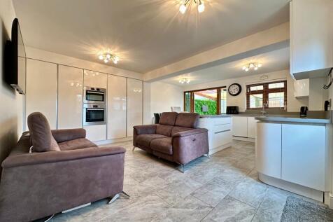 Kitchen/Family room