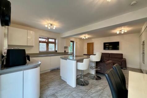 Kitchen/Family room