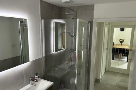 EaveBath2.jpg