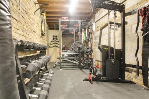 gym/garage