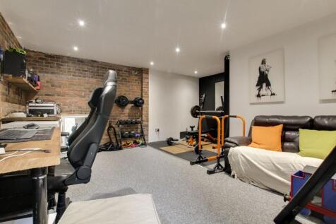 Gym/Garage