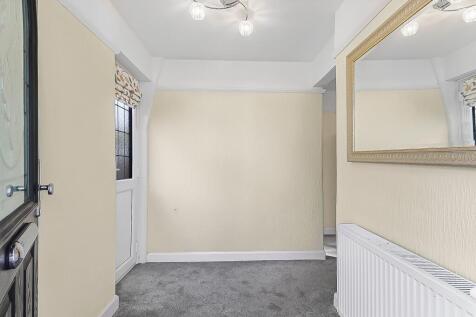 L-Shape Entrance Hallway