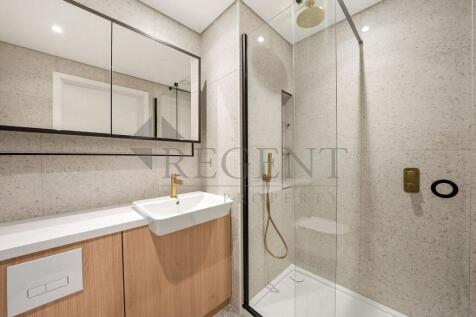 Main ensuite
