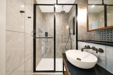 Main en-suite