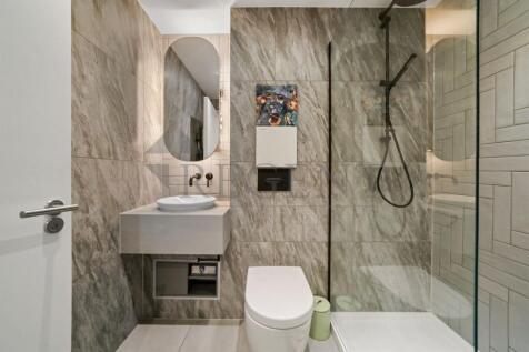 Main ensuite