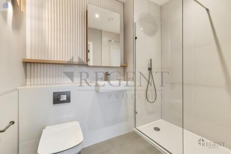 Main ensuite