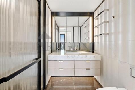 Main ensuite
