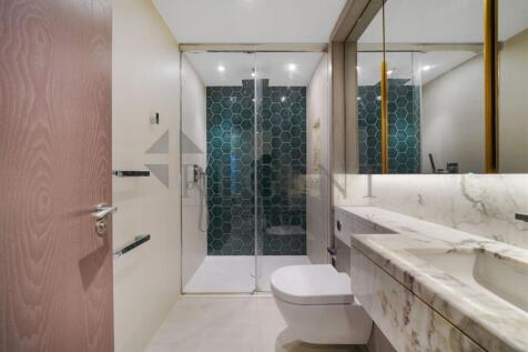Main ensuite