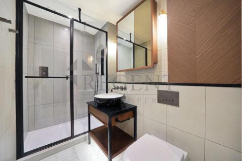 Main en-suite