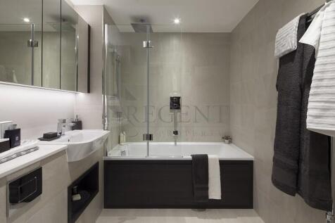 Full Bathroom view