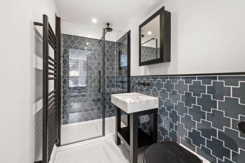 Main ensuite