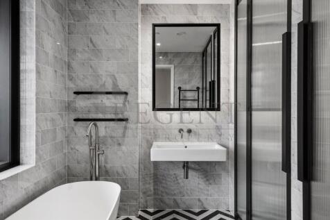 Main ensuite