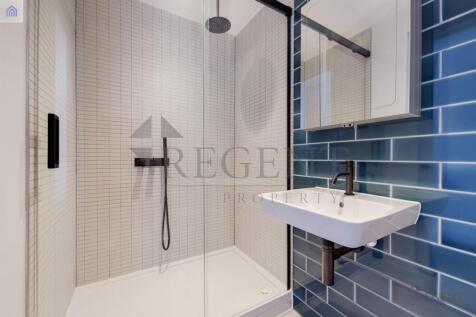 Main ensuite
