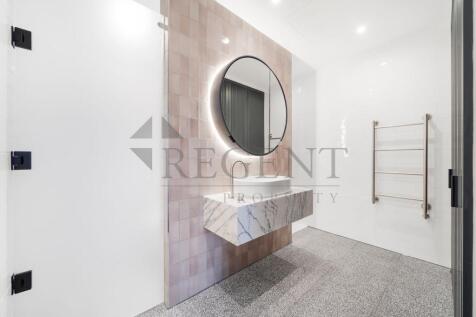 Main en-suite