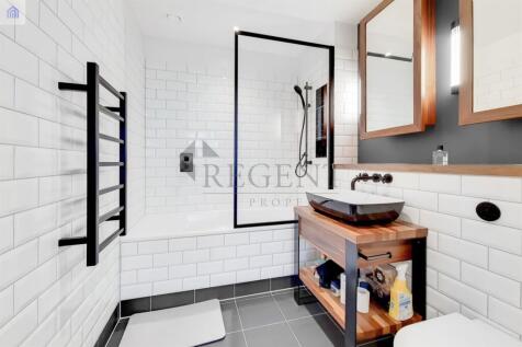 Main ensuite
