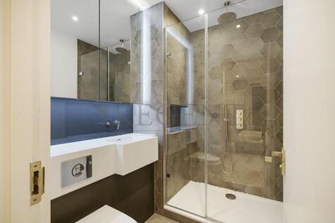 Main ensuite