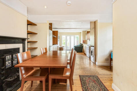 Kitchen Family Room