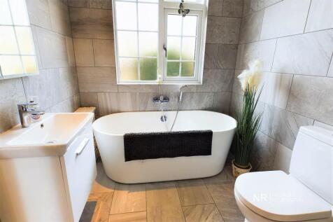 En Suite Bathroom