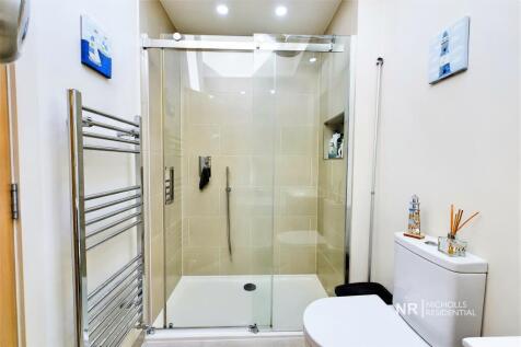 Bathroom Extra Photo