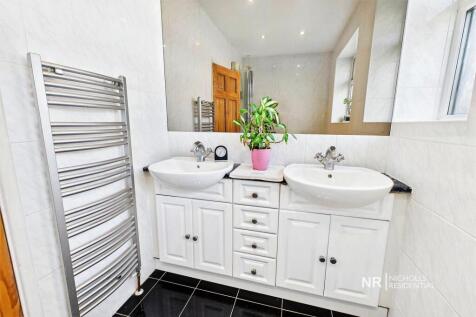Bathroom Extra Photo