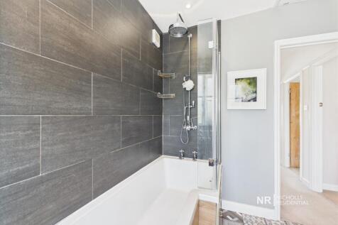 Bathroom Extra Photo