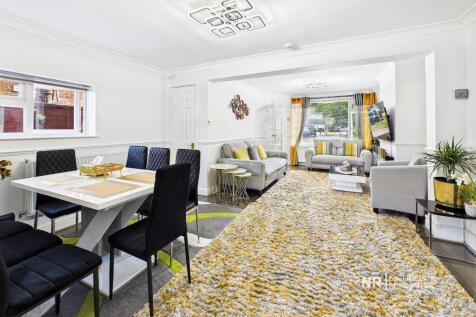 Lounge/Dining Room Extra Photo