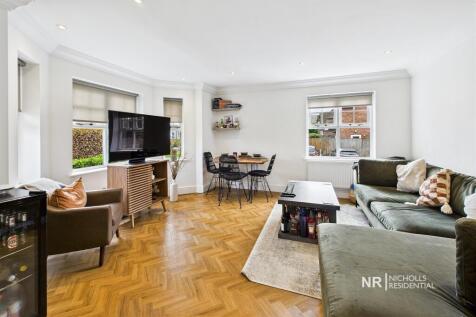 Lounge /  Dining Room