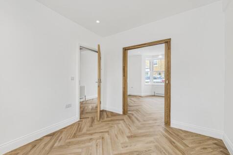 Bedroom 3/Dining Room