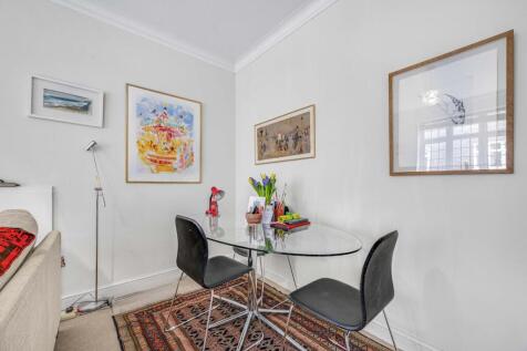 Daniel_Watney_Flat_36_Clare_Court__Judd_Street__