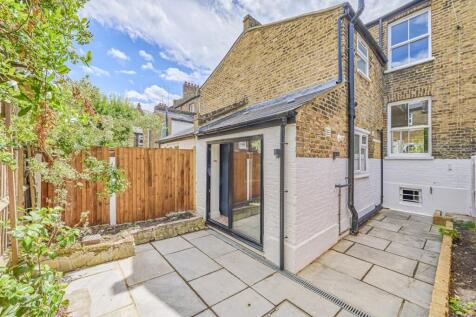 Daniel_Watney__Frobisher_Street__SE10_9XB_15.jpg