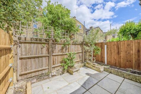 Daniel_Watney__Frobisher_Street__SE10_9XB_16.jpg