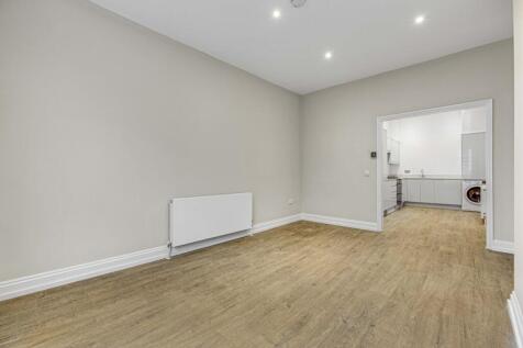 Daniel_Watney129a_Putney_High_Street1.JPG