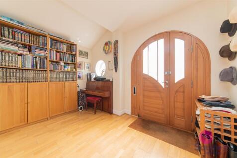Property Image 8