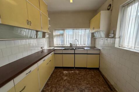 Kitchen 1.jpg
