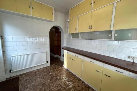 Kitchen 2.jpg