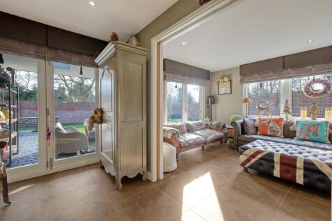 Entrance &amp; Living Room