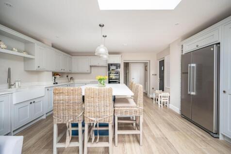 Kitchen/Breakfast Area