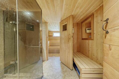 Sauna &amp; Changing Room