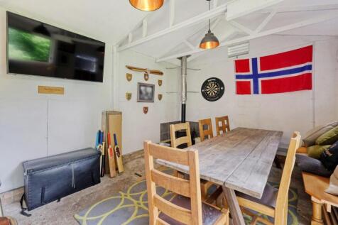 Bar/Games Room